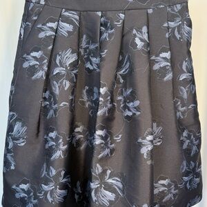 Ann Taylor Gray-Blue Floral A-Line Pleated Skirt